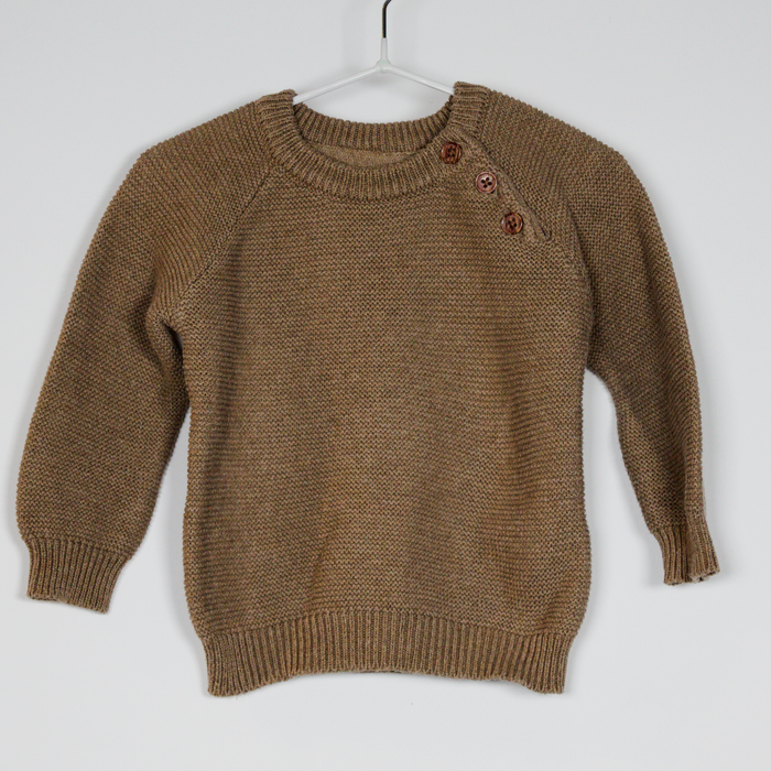 6-9M
3 Button Sweater
