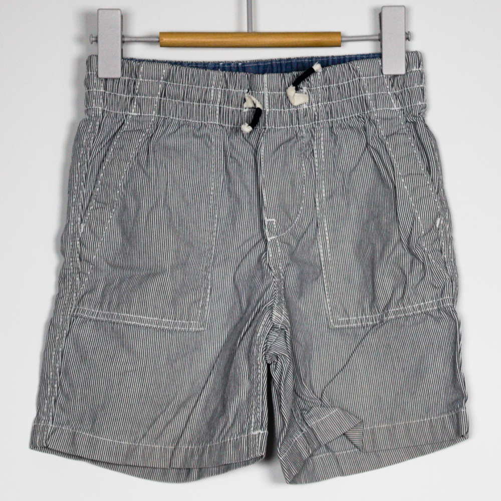 3Y
Navy/White Shorts