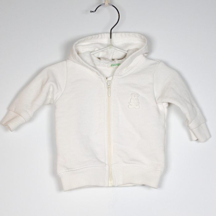 1-3M
White Hoodie