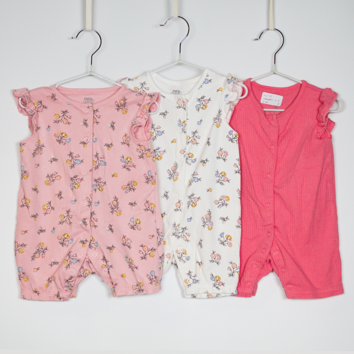 3-6M
3 x Rompers