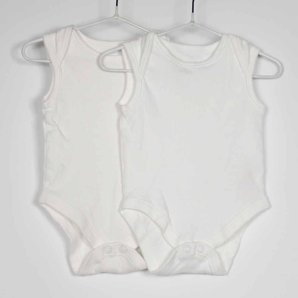 0-3M
2 Vest Bodysuits