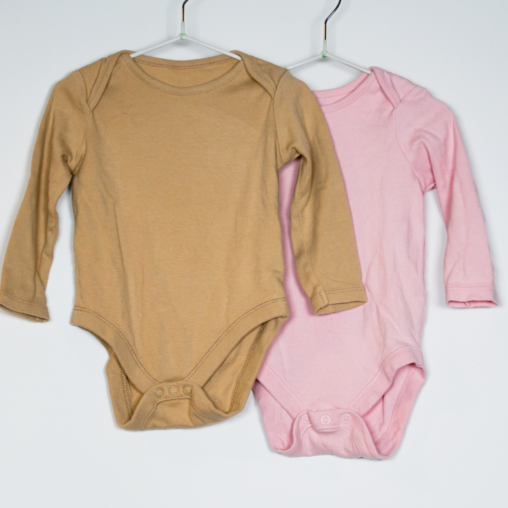 6-9M
2 Bodysuits