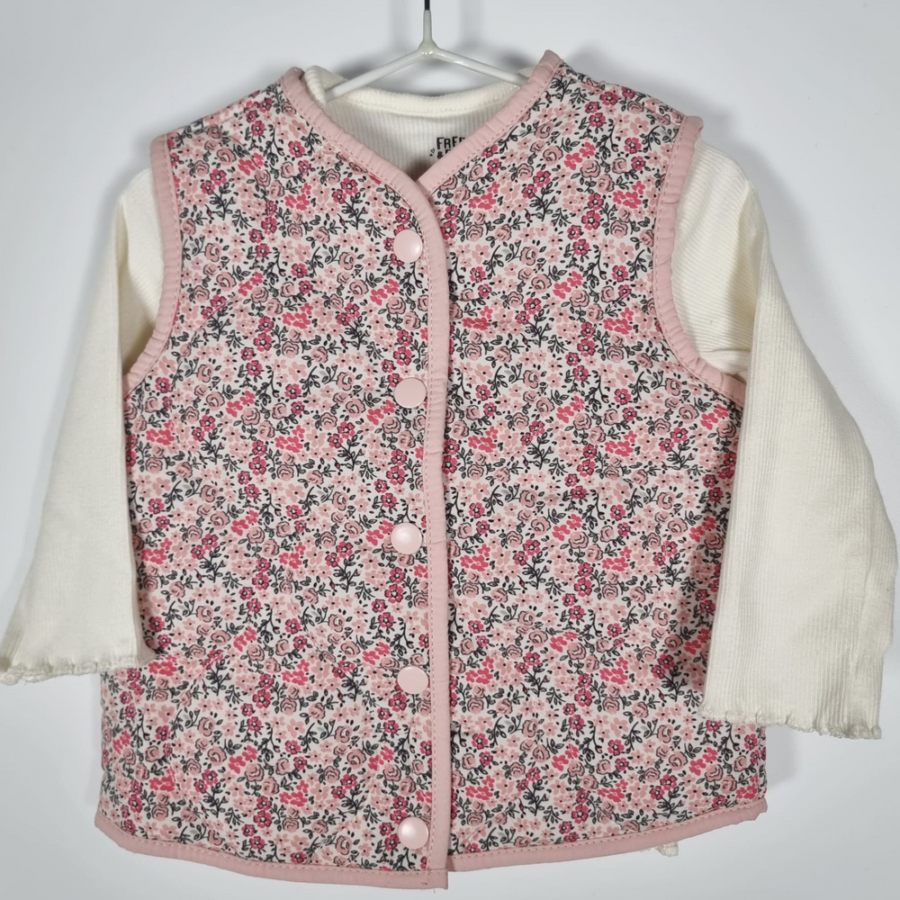 3-6M
Gilet & Long Sleeve Top