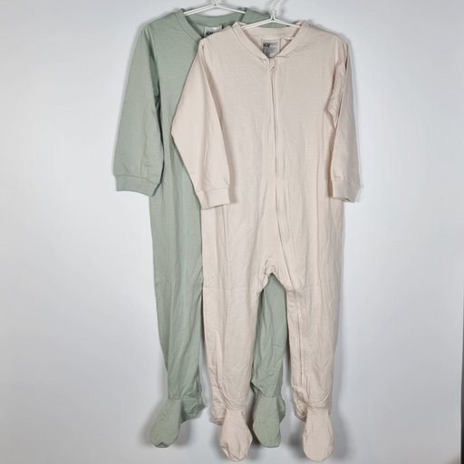 2-3Y
Neutrals Sleepsuit x 2