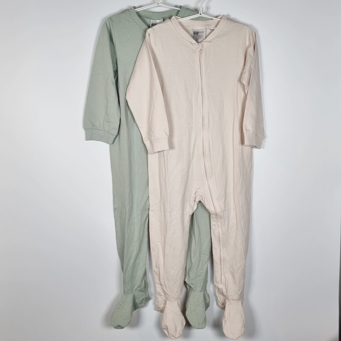 2-3Y
Neutrals Sleepsuit x 2