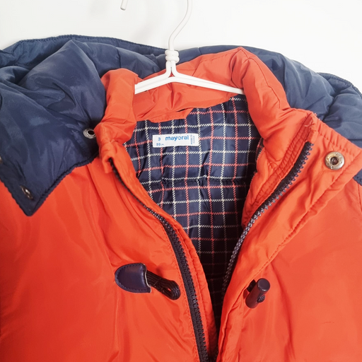 3Y
Orange Coat