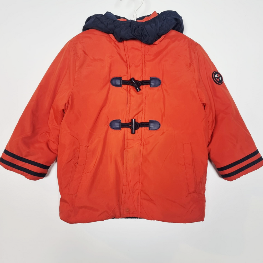 3Y
Orange Coat