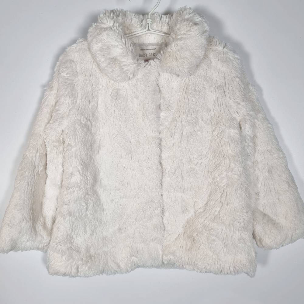 2-3Y
White Fur Coat