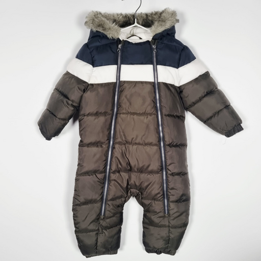 12-18M
Green Pramsuit