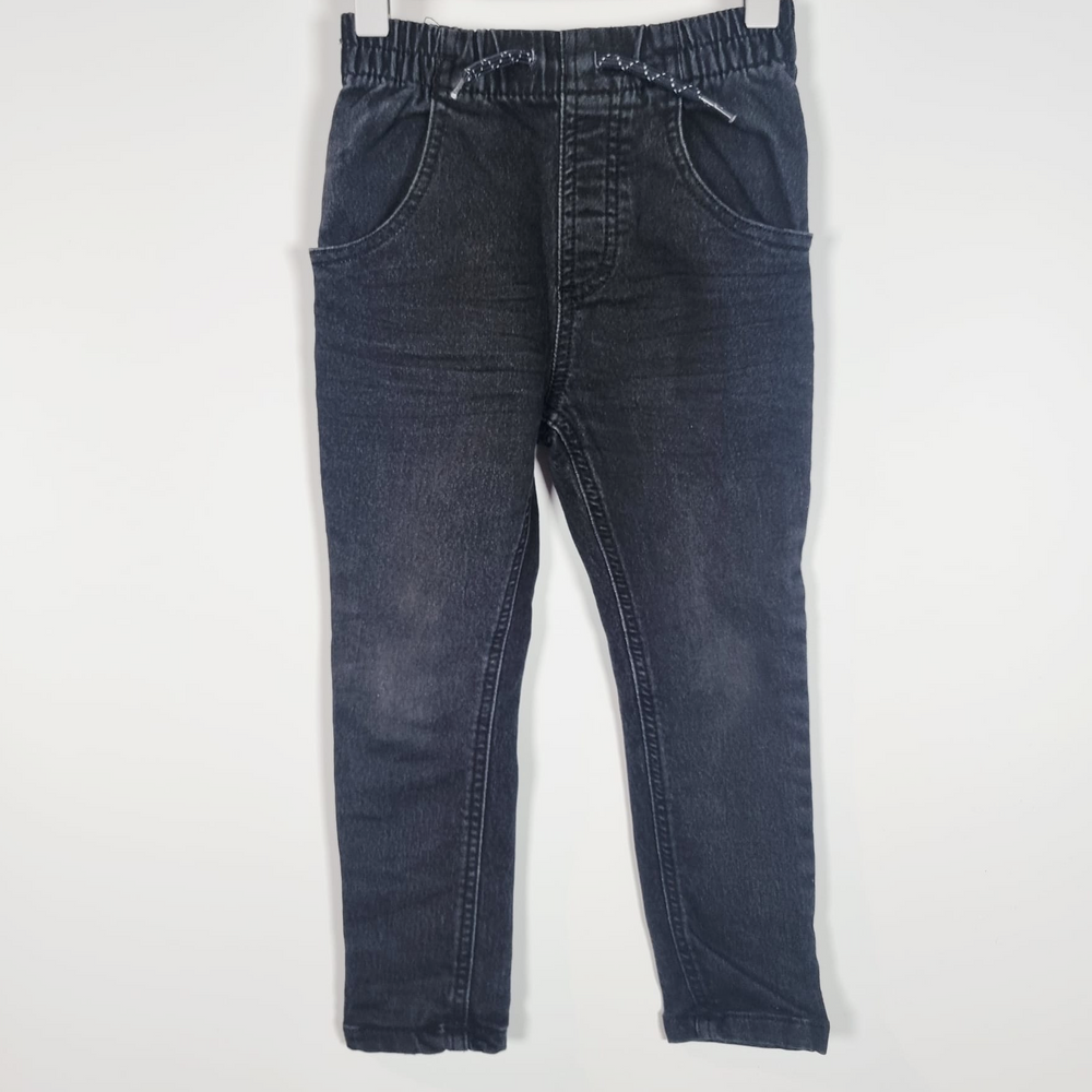 2-3Y
Black Pull Up Jeans