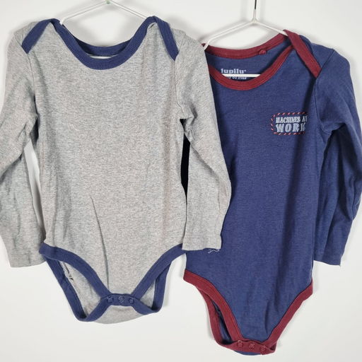 12-24M
4 x Machines at Work Bodysuits