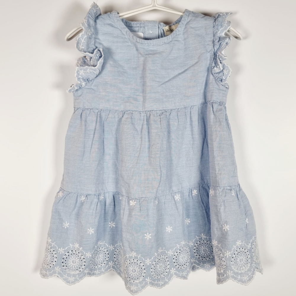 12-18M
Pretty Eyelet Dress