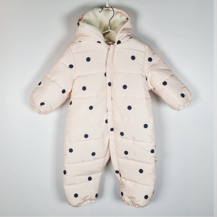 9-12M
Dots Pramsuit
