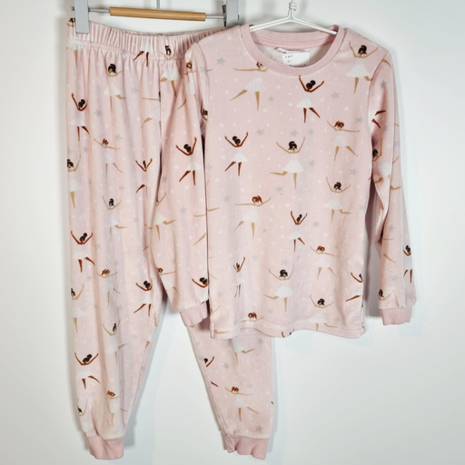 6-7Y
Ballerina Pyjamas