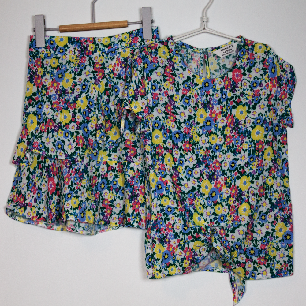 4-5Y
Skirt and Top Set
