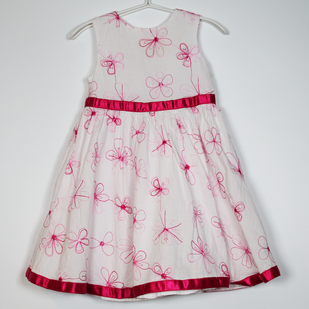 6-9M
Embroidered Pink Flowers