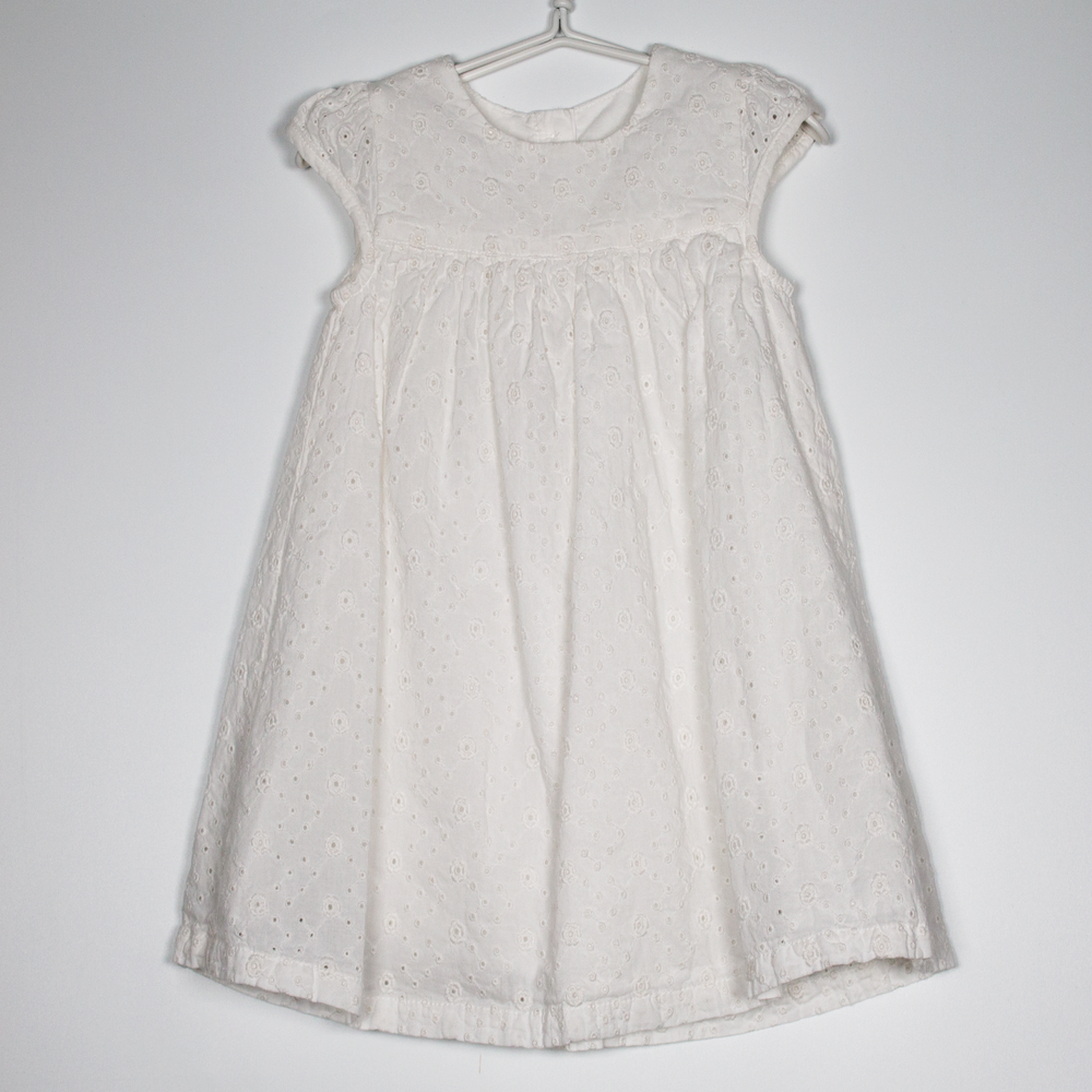 6-9M
White Broderie Dress